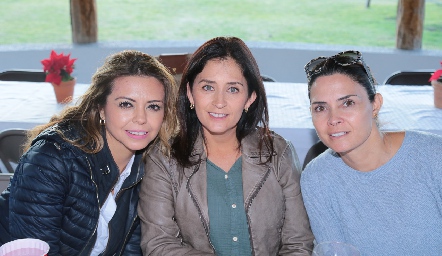  Claudia Moreno, Vero Conde y Fernanda Félix.