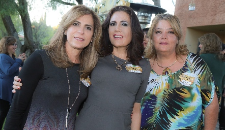  Gaby Godínez, Ana Fonte y Dolores Pro.