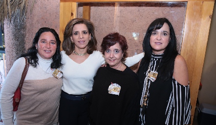  María Maza, Ana Emelia Tobías, María Magdalena Macías y Carmela García Rojas.