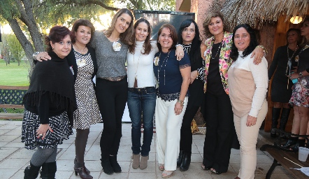  María Magdalena Macías, Isabel de Mauricio, Mónica Leiva, Verónica Marti, Cristina Herrera, Carmela García, Erika Ress y María Maza.