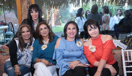 Yessica Toscano, Dulce Saldaña, Yanía Esparza, Gloria Aguirre y Mariela Chávez.