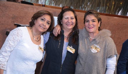  Lety Manzanares, Roxana González y Tita Flores.