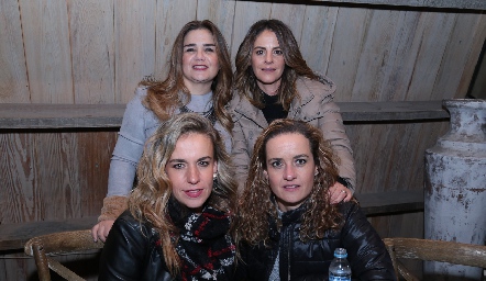  Cecilia Compeán, Verónica Malo, Mónica Torres y Fernanda García.