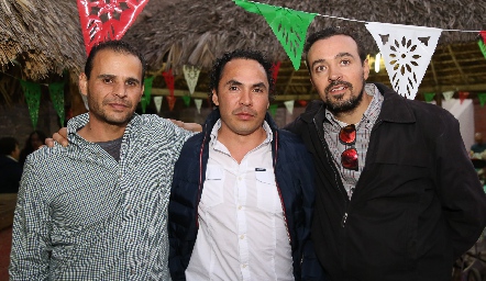  Mauricio González, Antonio de la Rosa y Paco del Camino .