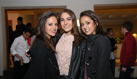 Marthita Ricavar, Fer García y Natalia Rentería.