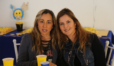  Gaby Rubio y Érica Olivares.