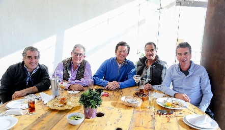 Toño Esper, Alfonso Galán, Carlos López, José Luis Hernández y Eduardo Cantú.