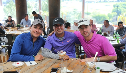  Sergio Benavente, Ricardo Garcín y Harold Dent.