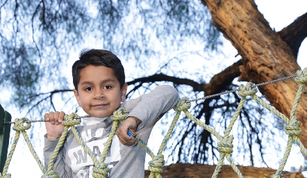  Mateo y Santiago.