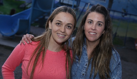  Renata González y Cristina Barragán.