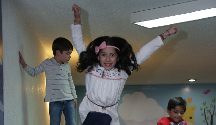  Por los aires.