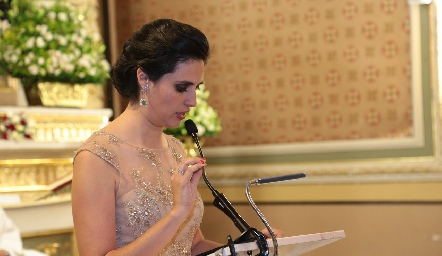 En la ceremonia religiosa.