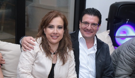  Marisela Barrón y Carlos Torres.