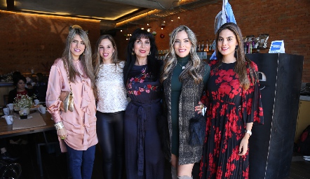  Mariana Berrones, Melisa Compeán, Elizabeth de Berrones, Elizabeth y Bárbara Berrones.