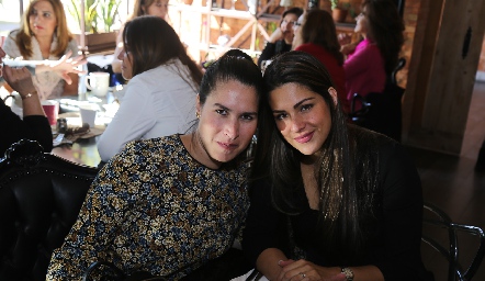  Vero Martínez y Paty Alvarado.