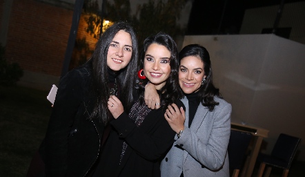  Mariana Quindós, Ana Gaby Díaz Infante y Ana Rodríguez.