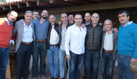  Manuel, Francisco, José Andrés, Agustín, Paco, Fernando, Sanuel, Alejandro, José Antonio, Cali, Jorge y Horacio.
