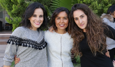  Ani Lu Enríquez, Lorena Torres y Lorena Ortiz.