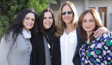 Daniela Gutiérrez, Claudia Martínez, Adriana Pedroza y Adriana Ocaña.