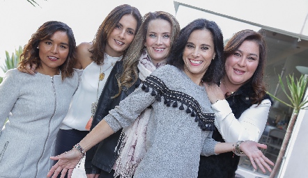  Lorena Torres, Claudia Artolózaga, Karina Vita, Ani Lu Enríquez y Deyanira Cázares.