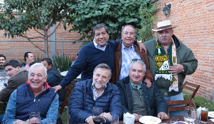  René Díaz, Memo Torres, Juan Enríquez, Fernando Domínguez, Jorge y Eduardo Viramontes.