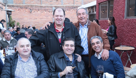  Alfonso Ruiz, Memo Torres, Rafael González, Francisco López y Miguel Arriaga.
