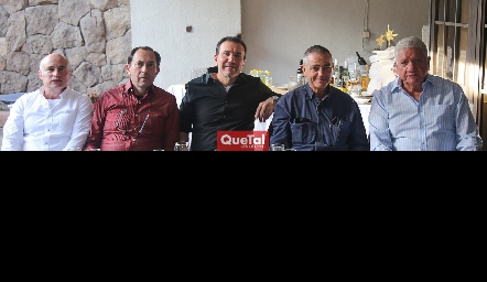  Tomas Alcalde, Miguel Alcalde, Federico Alcalde, Salvador Maza y Jorge Alcalde.