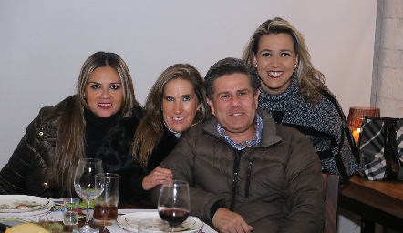  Beatriz Villegas, Claudia Quiroz, Galo Galván y Sandra Valle.