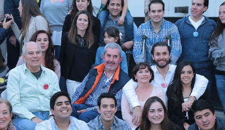  Muy contentos.