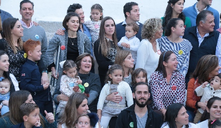  Muy felices.