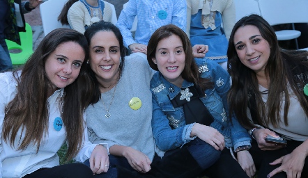  Ana Gaby Díaz Infante, Mariana, Marianeli Domínguéz y Pamela Tomás.