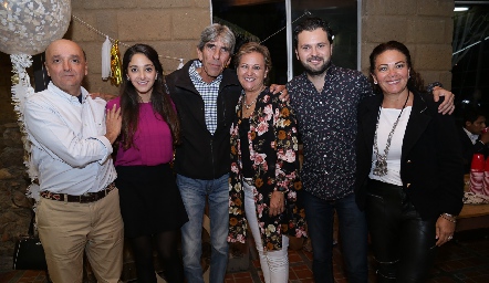  Rafael Villanueva, Isa Villanueva, Yuri Mézquida, Patricia Ress, Yuri Mézquida y Mónica Gordoa.