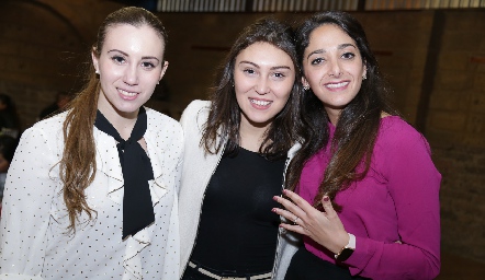  Paty Dantuñano, Liliana Medina e Isa Villanueva.