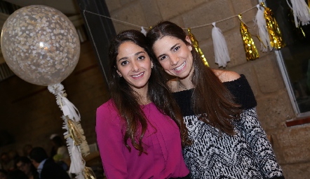  Isa Villanueva y Valeria Zúñiga.