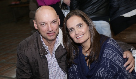  Carlos González y Gabriela Villanueva.