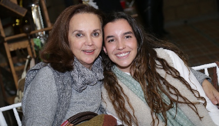  Lucy y Montse Villanueva.