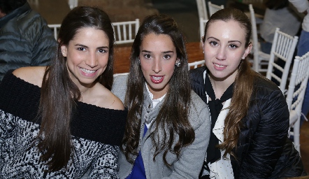  Valeria Zúñiga, María José Ascanio y Paty Dantuñano.