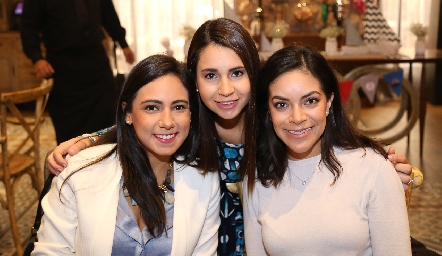  María Berrueta, Bety Lázaro y Ana Laura Rodríguez .