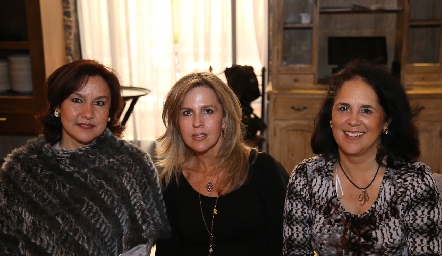 Claudia de Paredes, Vero de Gómez y Beatriz de Hinojosa.