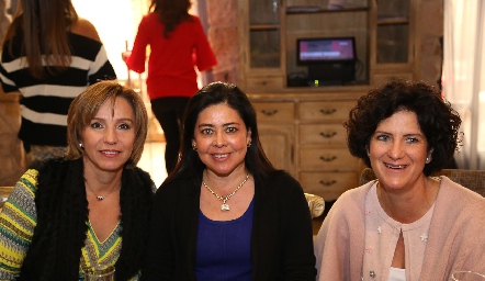  Beatriz Lavín, Fátima González y Yusa Coulón .