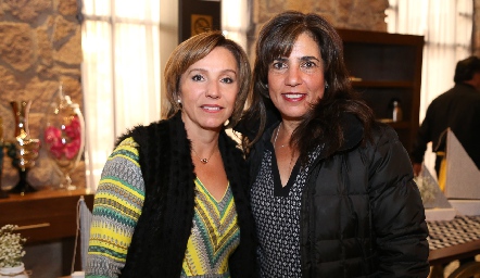 Bety Lavín y Gaby Chevaile.