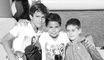  Andrés, Sebastián e Iván.