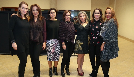  Meritchell Galarza, Lorena Herrera, Laura Acosta, Ale Ávila, Carla Saucedo, Gaby Payán y Alma Durón.