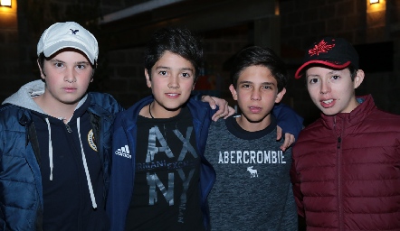  Daniel, Marcelo, Santiago y Eduardo.