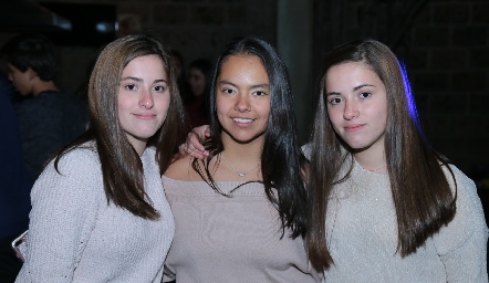 Andrea, Ana Pau y Dani.