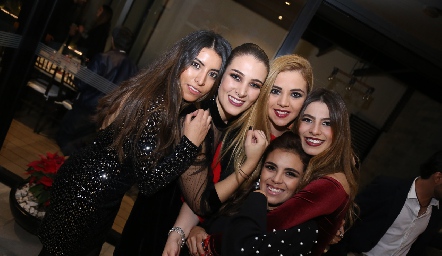  Lucieron muy bellas.