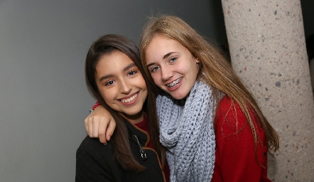  María José y María Emilia .