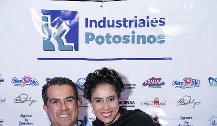  Guillermo y Lilia Aldrett.