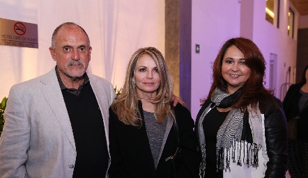  Jesús Andere, Constance Jones y Omayra Treviño.