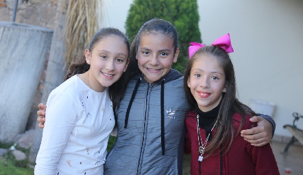  Regina, Natalia y Bárbara.